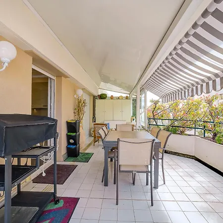 Le Cap St-charles - Spacieux Dernier Etage - Terrasses - Climatisation - Parking Apartment