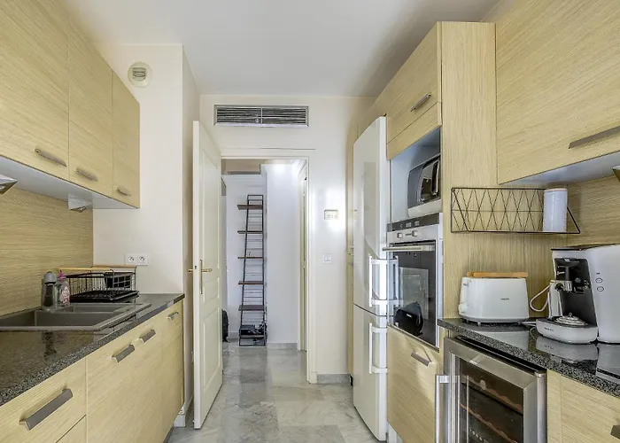 Le Cap St-charles - Spacieux Dernier Etage - Terrasses - Climatisation - Parking Apartment *